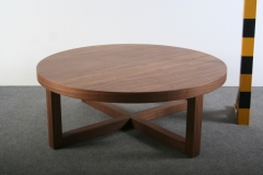 Stolek konferenční FLP 01109  1ks   Rozměry: Ø 100cm x 36 cm  Týdenní půjčovné: 900,- Kč